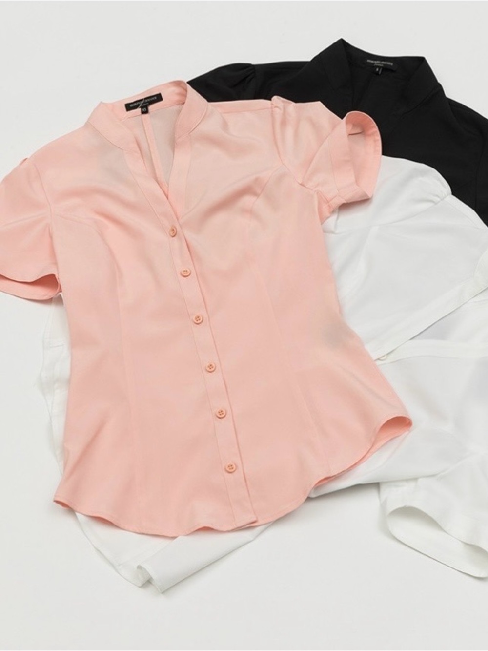 White Short-Sleeve Button Front Blouse - Unbranded Sizes: XS-2X